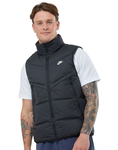 men's black Nike gilet